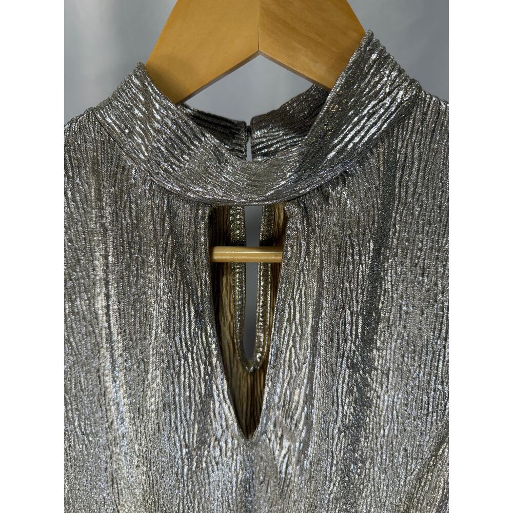 Express Women’s M Metallic Gold Pleated Sleeveless Keyhole Mock Neck Party Top - Picture 4 of 7